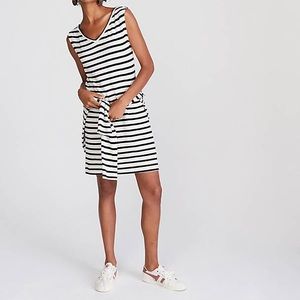 Lou & Grey Sleeveless Striped V-neck Dress size L
